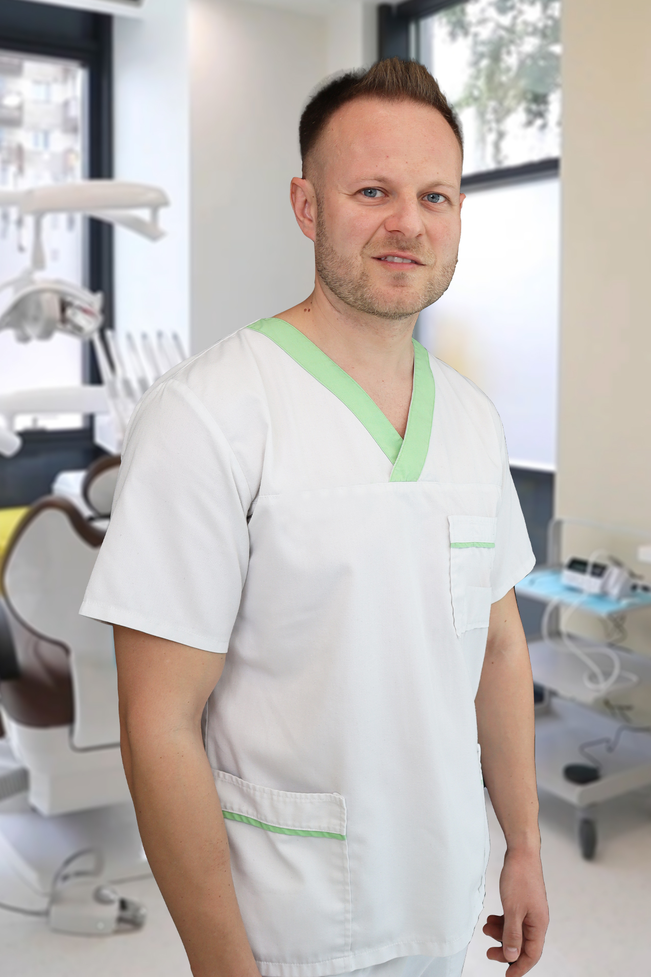 Esdent-Aurel_Vlaicu_stomatologie-generala_protetică_Dr.Teodorescu_Adrian